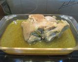 Foto del paso 2 de la receta: Codillo de cerdo con alcachofas en salsa alkale