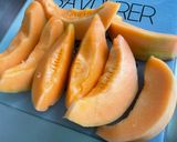 Une image de l'étape 3 de Salade de fruits aux deux melons, raisins et abricots.