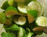 Foto langkah ke 2 dari resep Pineapple Green Juice.