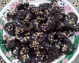 A picture of step 3 of Chocolate dry fruit.