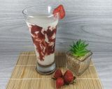 Foto langkah ke 3 dari resep Korea strawberry milk latte.