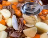 Foto del passaggio 3 della ricetta Carne in umido con patate alla giapponese "niku-jaga" 🥔