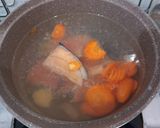 Foto langkah ke 3 dari resep Sup Tulang Ikan Salmon.