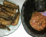 Foto langkah ke 2 dari resep Lele Masak Sambal Kemangi.
