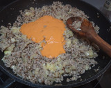 Foto del paso 4 de la receta: Calabacín relleno de pavo y salsa de piquillos