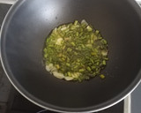 Foto del paso 2 de la receta: Revuelto de setas con cebollino
