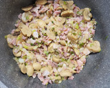 Foto del paso 2 de la receta: 🥟🍗🥓🍄‍🟫Empanadas de pollo desmechado, panceta, verdeo y champiñones 🍄‍🟫 🥓🍗🥟Masa de papa