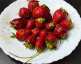 A picture of step 1 of Strawberry panna cotta.