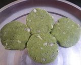 A picture of step 3 of Spinach-CornMeal Tikki.