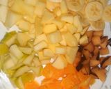 A picture of step 1 of Mix fruit chat basket.