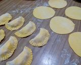 Foto del paso 4 de la receta: Vareniques de Ricota en Salsa de Manteca y Salvia