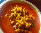 A picture of step 4 of Kale chane ki curry (tarri).