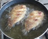 รูปขั้นตอนการทำที่ 1 ของ ข้าวผัดน้ำพริกปลาสลิด
