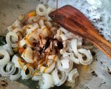 Foto langkah ke 4 dari resep Tumis Kulit Sapi Cabe Hijau.
