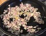 Une image de l'étape 5 de Potimarron farci aux poireaux bouillon d épices et cheddar.