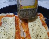 Foto del paso 4 de la receta: Pizza de pan (no hubo ganas de amasar)