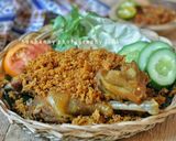 Foto langkah ke 6 dari resep Ayam Goreng Kremes.