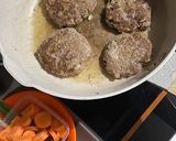 Foto langkah ke 4 dari resep Beef Hamburg Curry Rice.