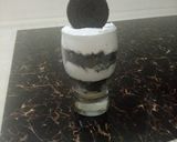 A picture of step 8 of Oreo cake pudding.
