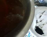 Foto del paso 3 de la receta: Café criollo colado en colador de tela