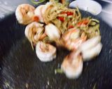 รูปขั้นตอนการทำที่ 1 ของ กุ้งผัดขิง อร่อยง่ายขั้นตอนเดียว