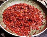 चविष्ट आणि पौष्टिक बीटरूट हलवा..(Beetroot Halwa Recipe In Marathi) रेसिपी स्टेप 9 फोटो 