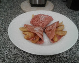 Foto del paso 2 de la receta: Crepes dulces con tinta de remolacha, y manzanas caramelizadas con azúcar y limón!