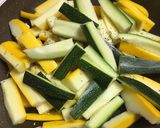 Une image de l'étape 1 de Frites de courgettes.