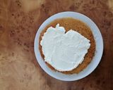 A picture of step 5 of Othmaliyeh or Kunafa with Cream.