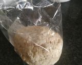 Foto del paso 4 de la receta: Pizza extrafina sabrosa y sin levadura con cerveza
