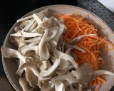 Hình bước làm 2 của món Bún gạo mì chay 🥬🥕+ Chả giò 🌽
