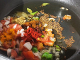 લહેસુની પાલક ખીચડી (Lehsuni Palak Khichdi Recipe In Gujarati)