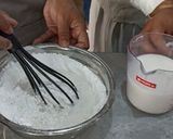 Foto langkah ke 3 dari resep Kue Lapis Tepung Beras.