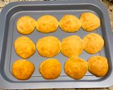 Hình bước làm 4 của món Bánh Quy Dừa (làm từ bột bánh bông Lan)