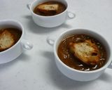 A picture of step 4 of French Onion Soup.