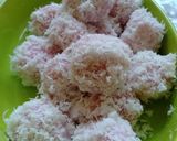 Foto langkah ke 4 dari resep Kelepon isi keju dan gula jawa.