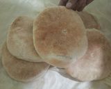 صورة لخطوة 1 من وصفة كسرة السميد🥖 🍞🥐 باللبن 🥛 خفيفه ريشه 😋
