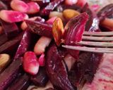 Foto del paso 4 de la receta: Ensalada de remolacha, alubias blancas, manzana y más 🥗
