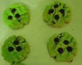 Foto langkah ke 4 dari resep Goodtime Pandan Choco Cookies.