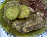 Foto del paso 4 de la receta: Costilla de cerdo en salsa verde con calabazas