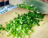 A picture of step 1 of Homemade Pork and Chive Dumplings – Delicious Even Without Dipping Sauce (Video Tutorial).