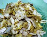Foto langkah ke 2 dari resep Ayam Suwir (pedas).