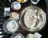 Foto langkah ke 1 dari resep Donat Maizena Eggless.