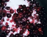 عکس مرحله 1 از دستور مربا و شربت آلبالو