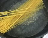 Foto langkah ke 1 dari resep Spagetti Aglio Olio.