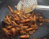 A picture of step 4 of Spicy maggi.
