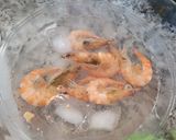 Foto del paso 2 de la receta: Mariscada de Marisa Marcos Ortega. Con pescado bien fresco