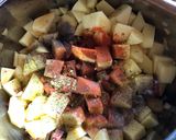 Paprikás krumpli kolbásszal recept fázis 1 fotója