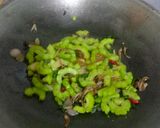 Foto langkah ke 5 dari resep Tumis Pare Tempe.