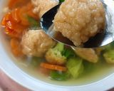Foto langkah ke 6 dari resep Sup Bakso Udang.